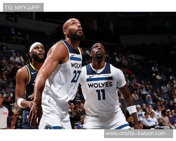 兰德尔表现平平全场10投仅4中贡献16分5篮板1助攻次节状态低迷未能得分 兰德尔表现平平全场10投仅4中贡献16分5篮板1助攻次节状态低迷未能得分