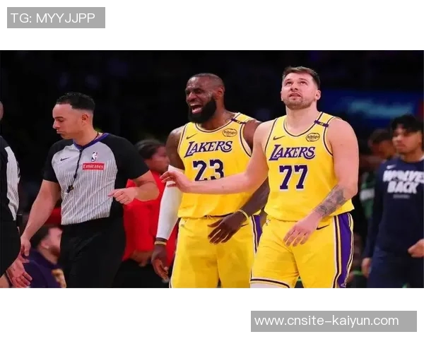 FIBA转发山寨球星合照引发热议大声喊出詹姆斯东契奇库里的名字